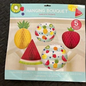 Brand new 5 piece hanging bouquet